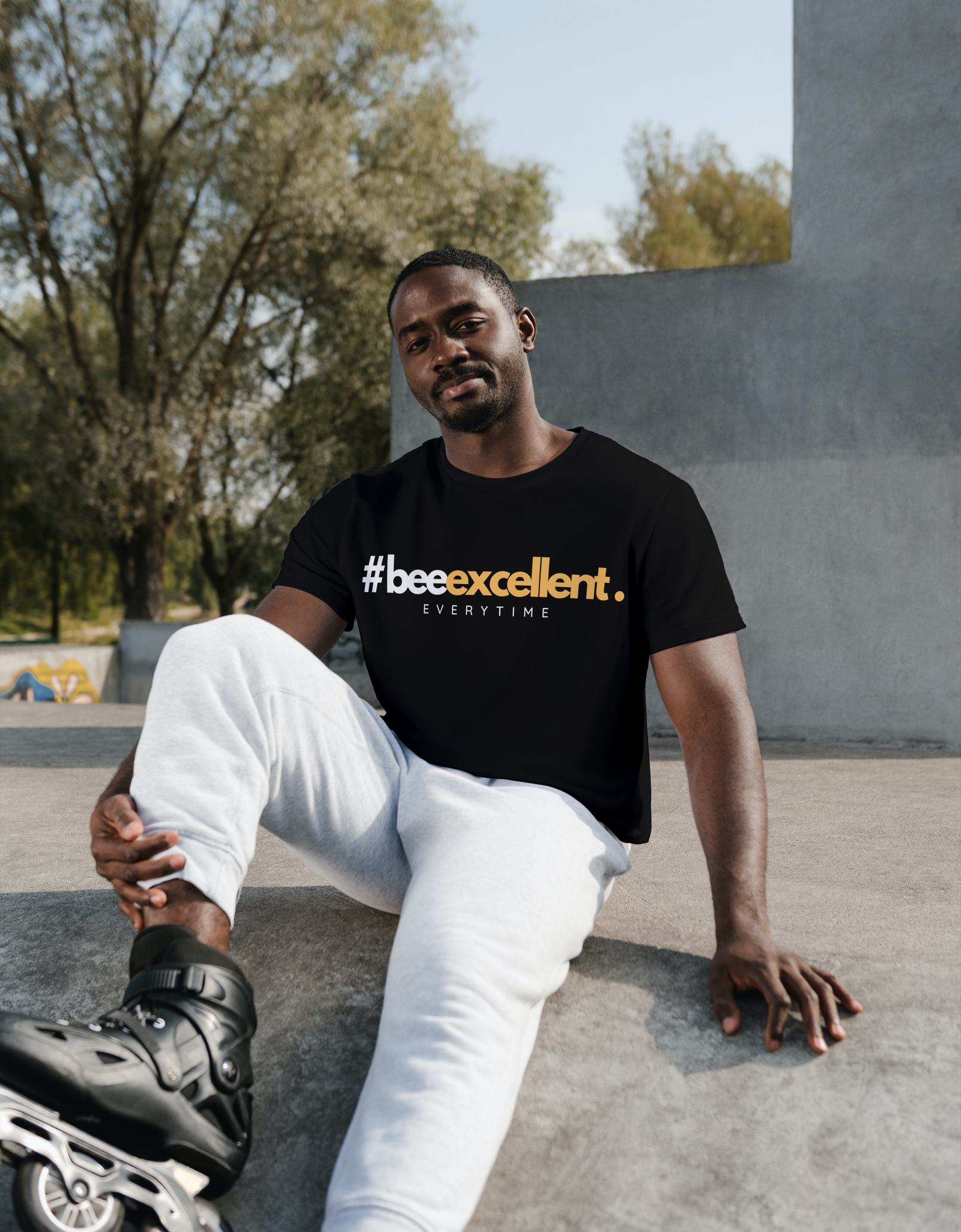 BeeExcellent in Black Short Sleeve Unisex T-shirt